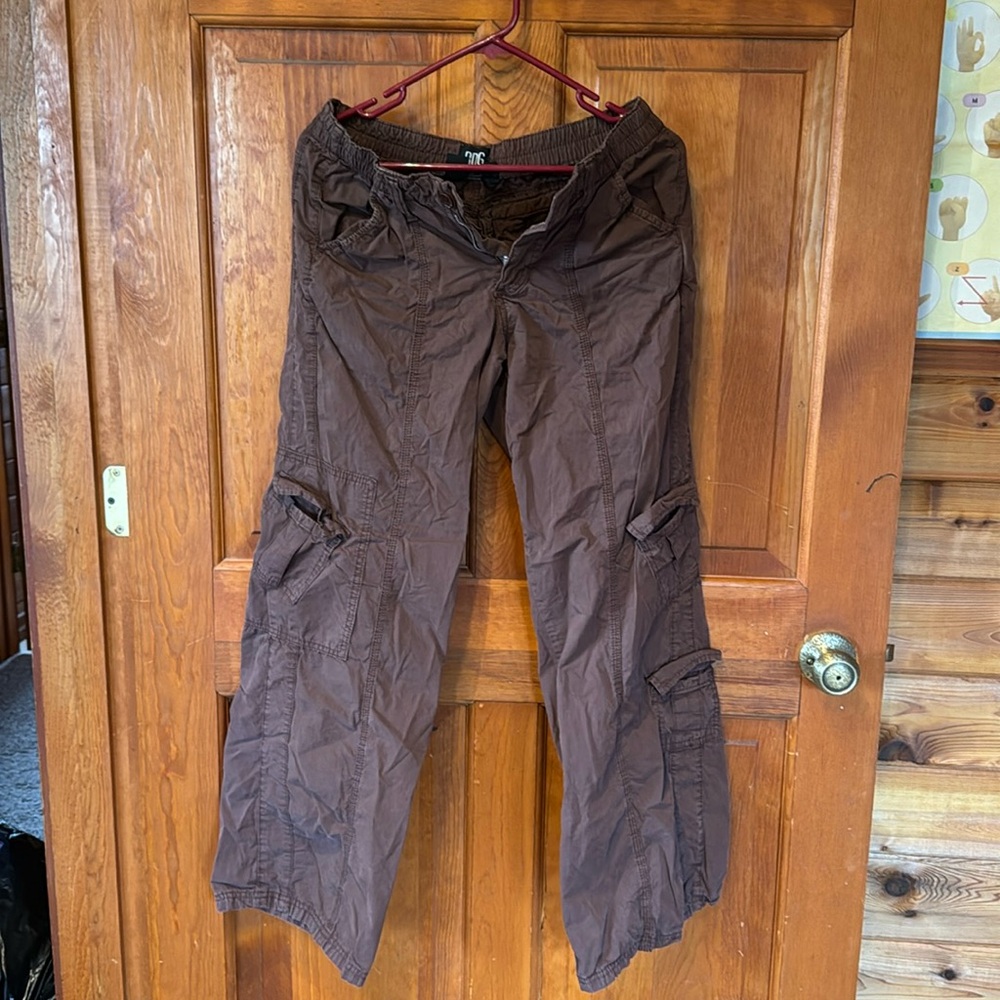 BDG brown Y2K cargoes. Low rise. Size small